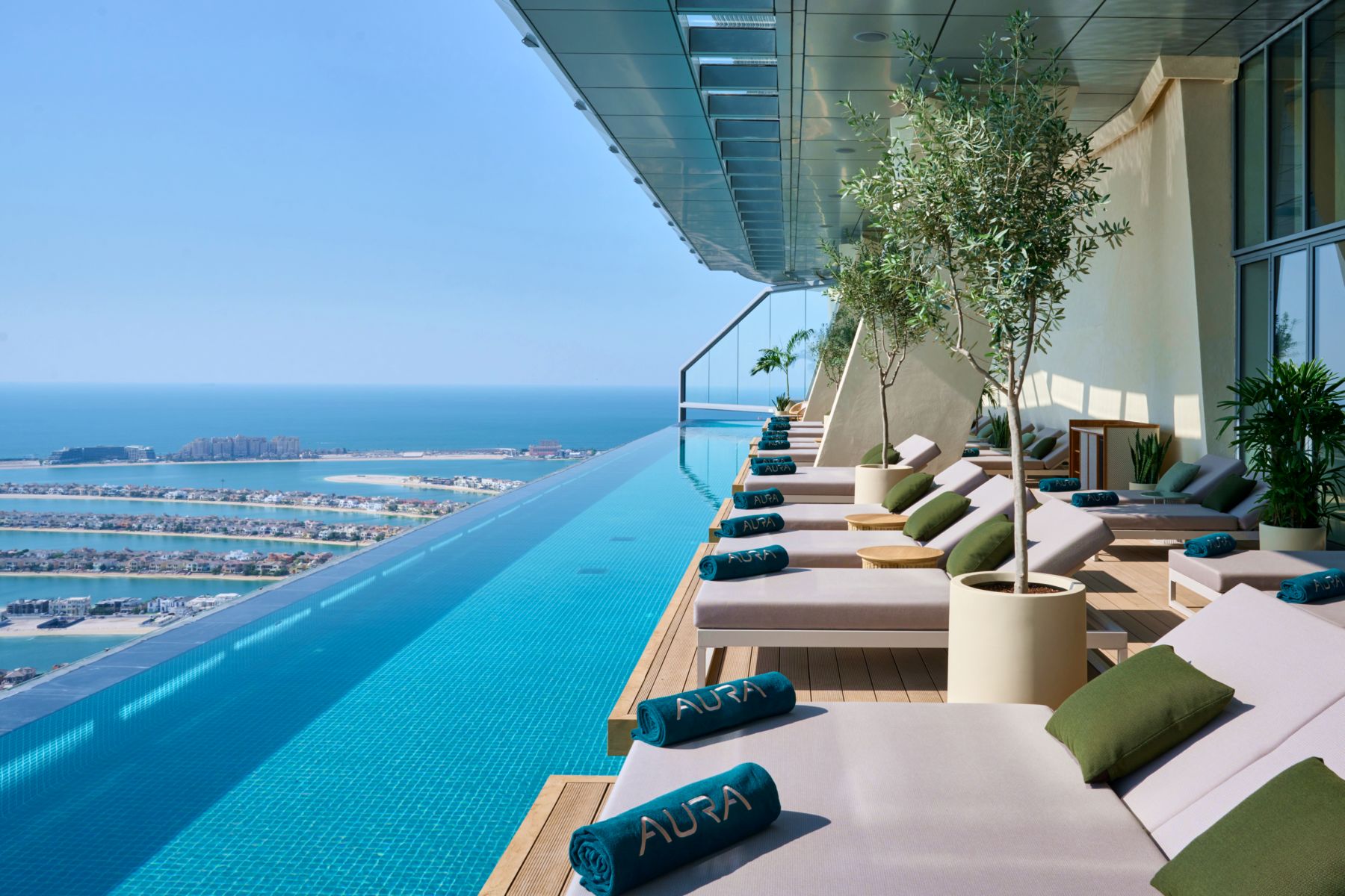 Фото 46 — Отель с бассейном на крыше